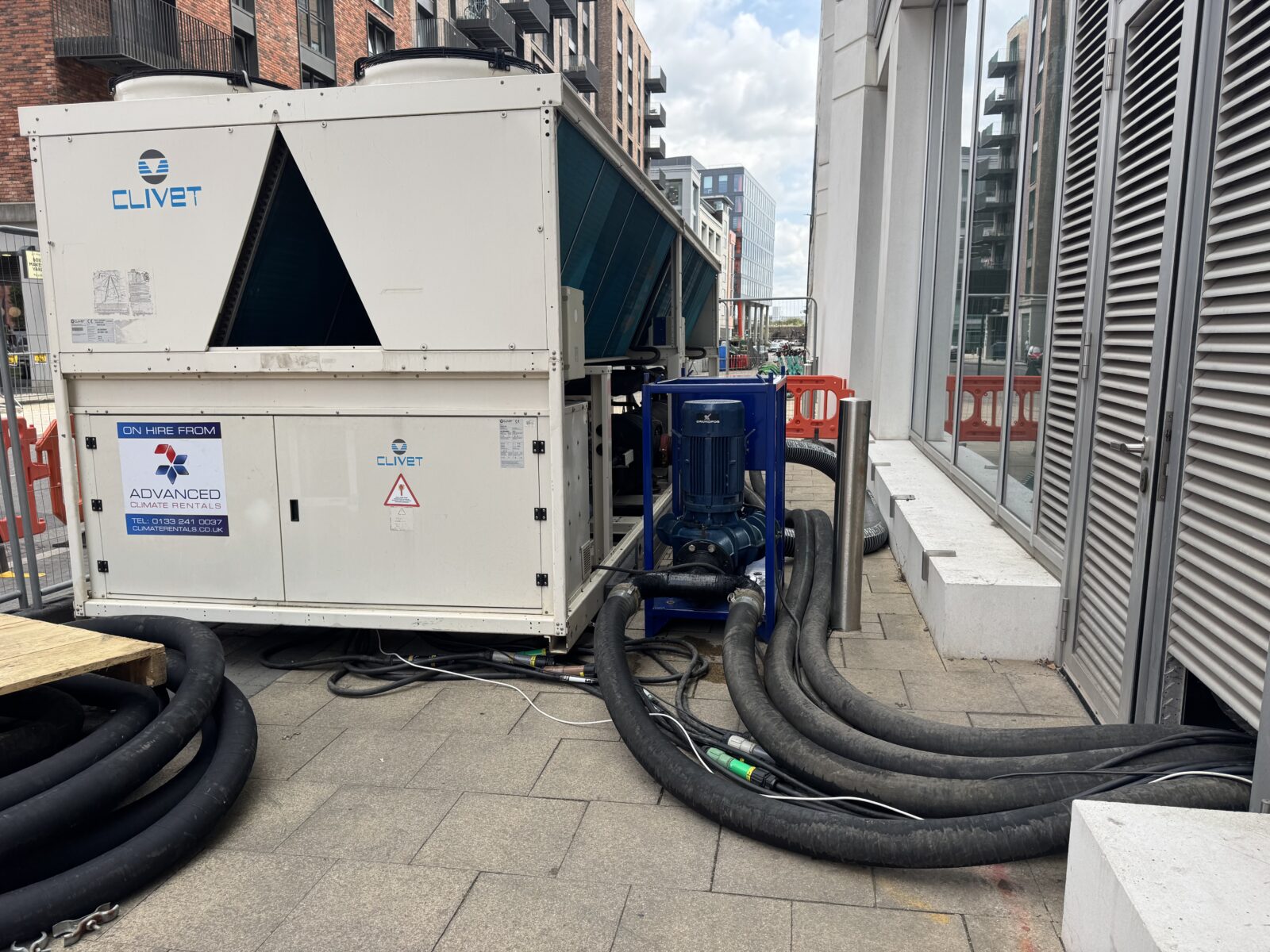 1000kw temporary chiller hire installed