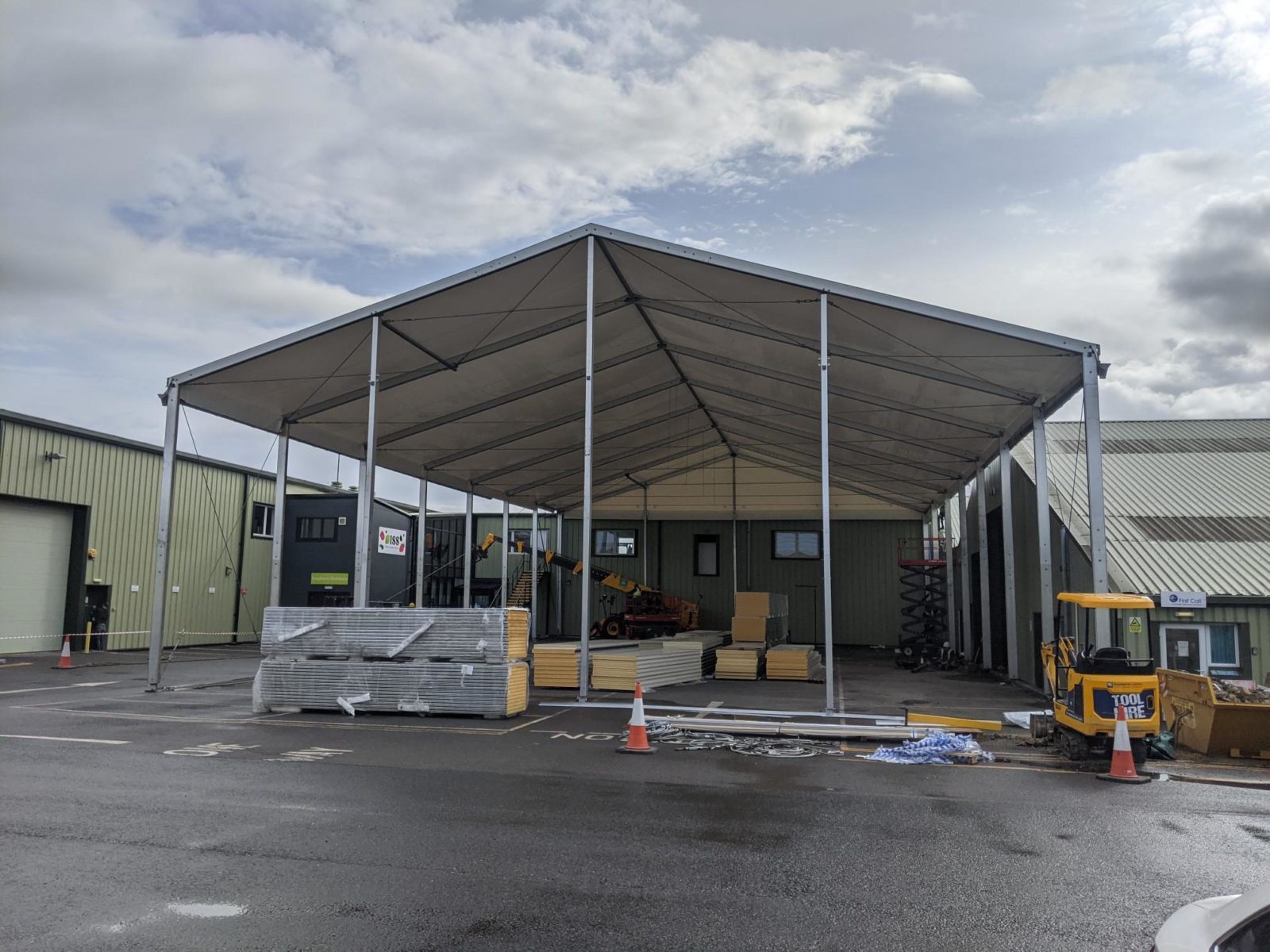 Five Benefits of Temporary Building Installations